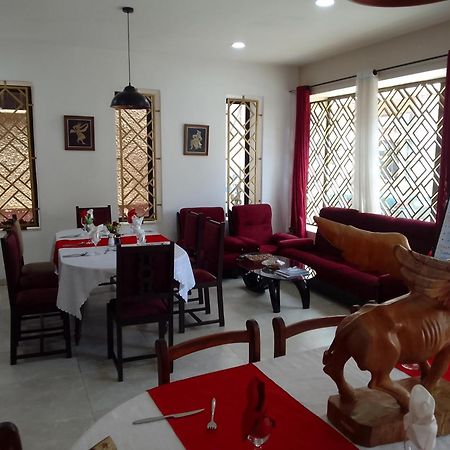 Radama Hotel Antananarivo Esterno foto