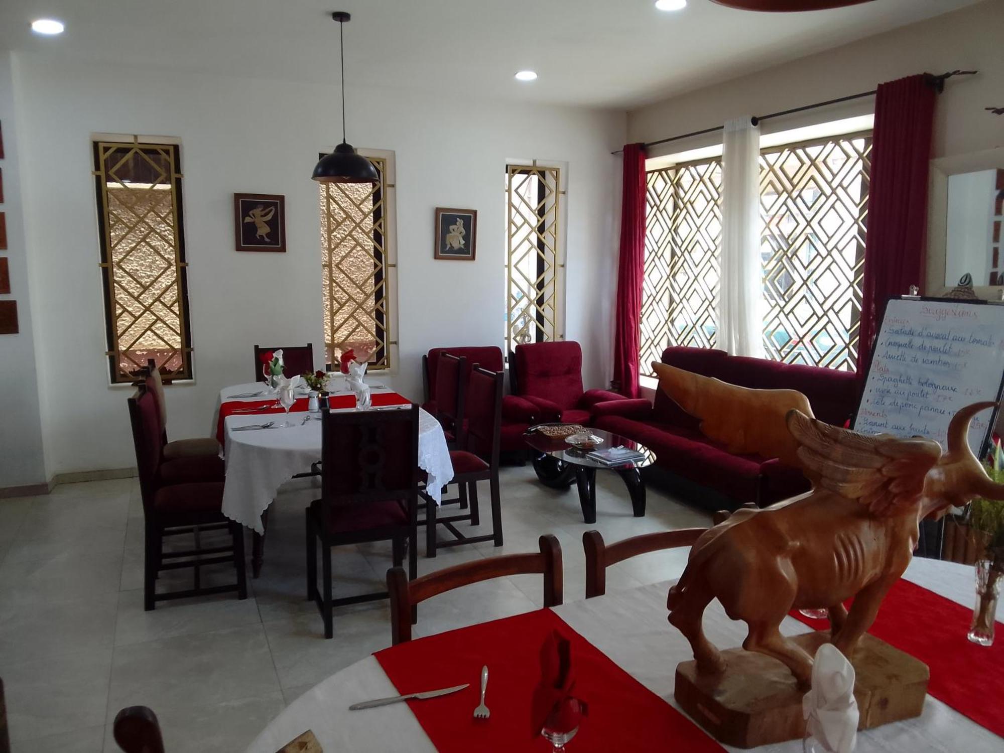 Radama Hotel Antananarivo Esterno foto
